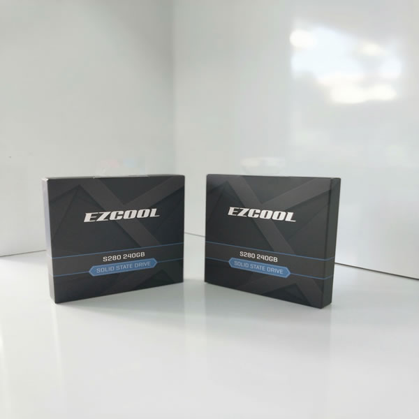 EZCOOL 240GB 2.5" SATA3 SSD - 560MB/s Okuma - 530MB/s Yazma / 3D NAND